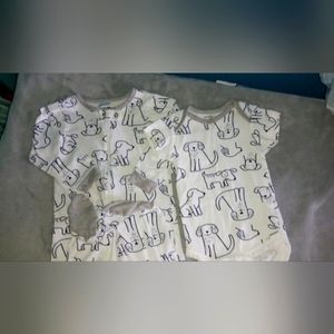 Gerber's Onesie brand zipper footies with matching onesie.